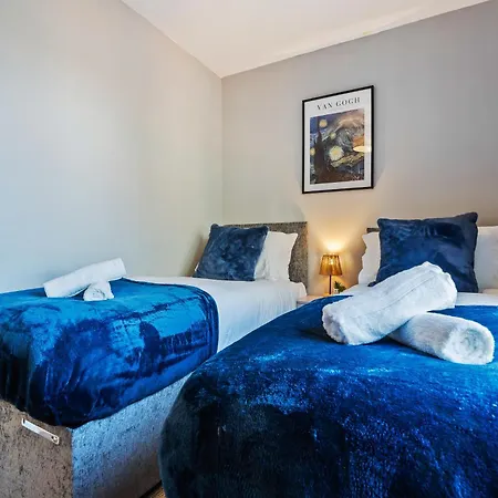Julie's 2 Bed Wilson St Бристоль