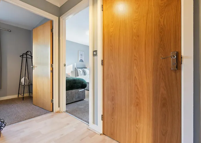 Julie's 2 Bed Wilson St Bristol