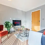Julie's 2 Bed Wilson St شقة *