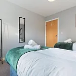 Julie's 2 Bed Wilson St شقة بريستول
