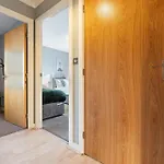 Julie's 2 Bed Wilson St بريستول