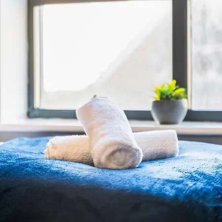 Julie's 2 Bed Wilson St Daire *