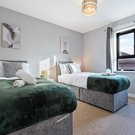 2Br Contractor Stay - Wifi Sleeps 5