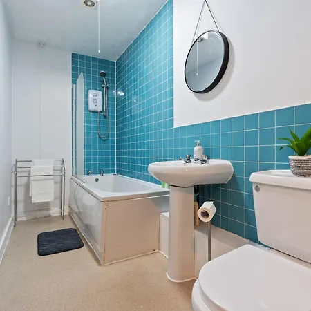 2Br Contractor Stay - Wifi Sleeps 5 アパート