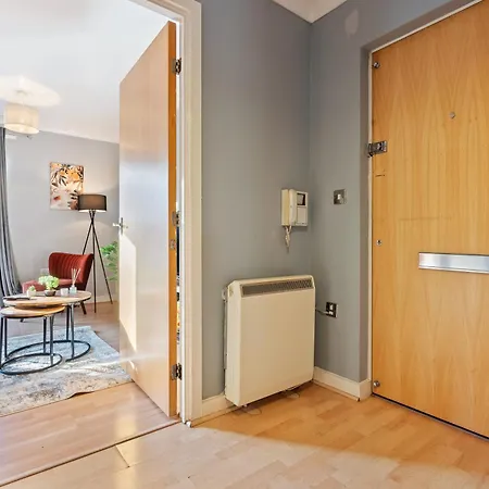 2Br Contractor Stay - Wifi Sleeps 5 アパート *