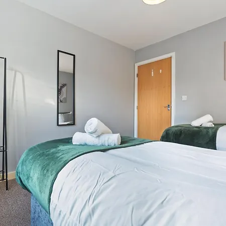 2br Contractor - Wifi Sleeps 5 Apartment Bristol
