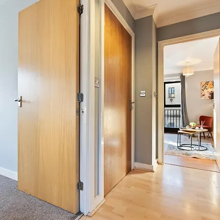 2br Contractor - Wifi Sleeps 5