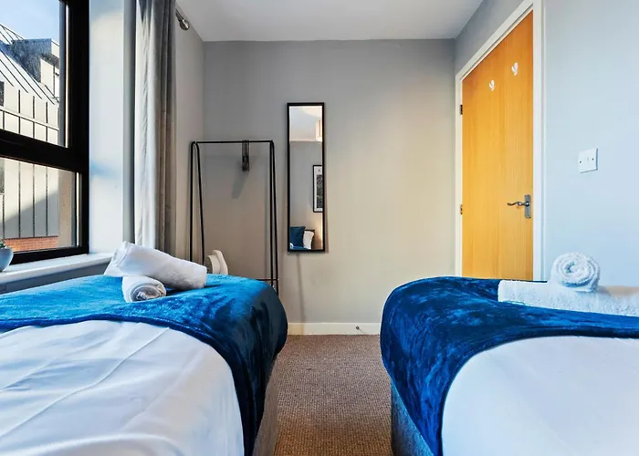 Julie's 2 Bed Wilson St *